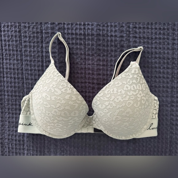 Victorias Secret Pink Push Up Bra - Picture 1 of 3